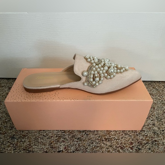 Tilocow Pearl Mules size 6.5 - Picture 3 of 4